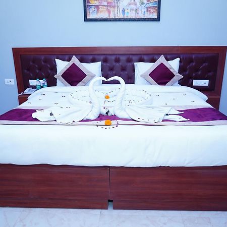 Expomart Inn Greater Noida Oda fotoğraf